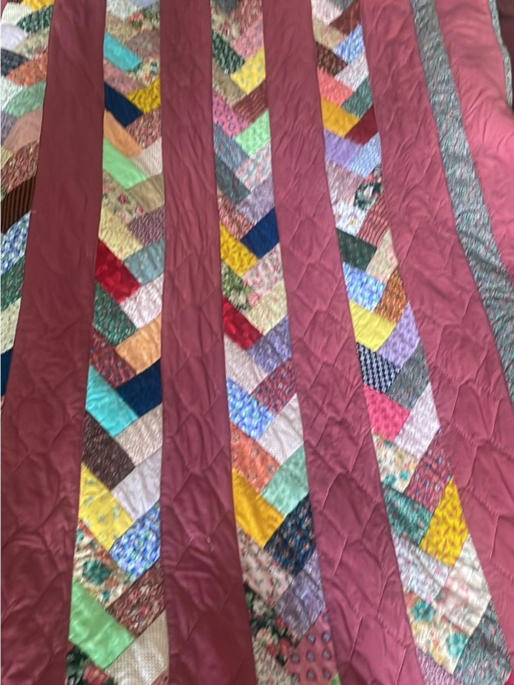 Patchwork Quilted Bedspread in Burgundy home made ap- 250cmx200 cm